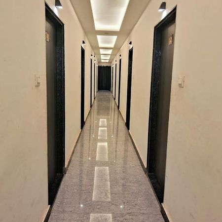 Hotel Shiv Mangalam Near Kashi Vishwanath Tample Varanasi Esterno foto