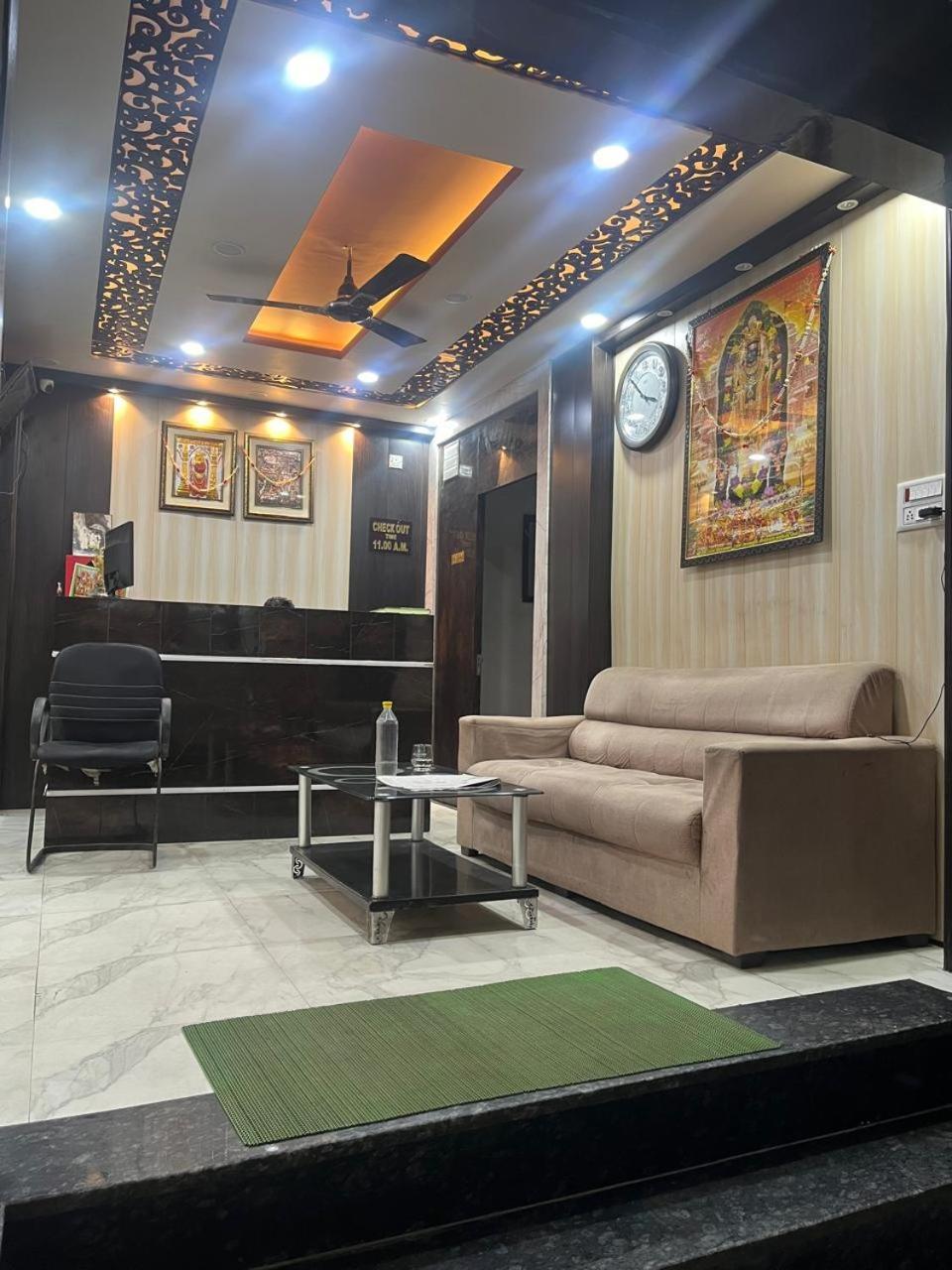Hotel Shiv Mangalam Near Kashi Vishwanath Tample Varanasi Esterno foto